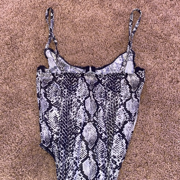 Fashion Nova Snake Print Bodysuit S - Picture 6 of 6